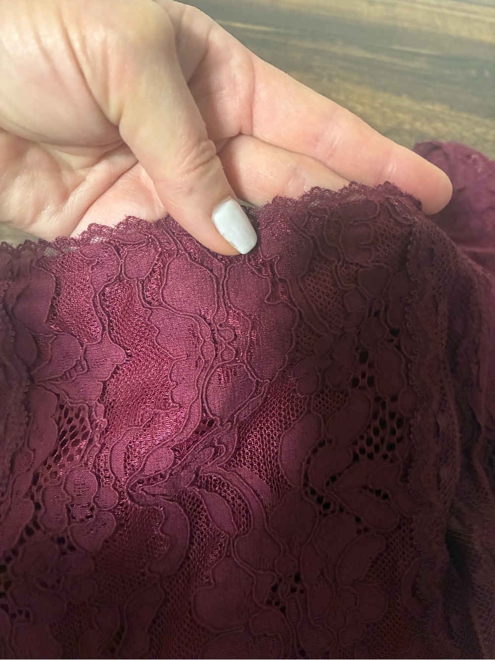 Laundry By Shelli Segal Burgundy Off the Shoulders Blouse - Picture 5 of 8